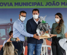 O governador Carlos Massa Ratinho Junior entregou nesta quinta-feira (06) as obras de pavimentação e recape asfáltico da Rodovia Municipal João Maria de Jesus, em Turvo, na Região Central do Paraná.Foto: Jonathan Campos/AEN