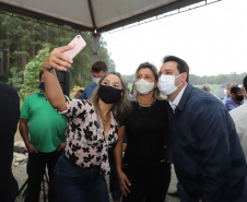 O governador Carlos Massa Ratinho Junior visita nesta quinta-feira (6) as obras da PRC-239, entre Pitanga e Mato Rico, no Centro do Estado. O Governo do Paraná está investindo quase R$ 90 milhões na implantação de 43 quilômetros de asfalto. 06/05/2021 - Foto: Geraldo Bubniak/AEN