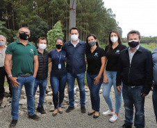 O governador Carlos Massa Ratinho Junior visita nesta quinta-feira (6) as obras da PRC-239, entre Pitanga e Mato Rico, no Centro do Estado. O Governo do Paraná está investindo quase R$ 90 milhões na implantação de 43 quilômetros de asfalto. 06/05/2021 - Foto: Geraldo Bubniak/AEN