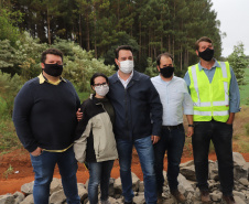 O governador Carlos Massa Ratinho Junior visita nesta quinta-feira (6) as obras da PRC-239, entre Pitanga e Mato Rico, no Centro do Estado. O Governo do Paraná está investindo quase R$ 90 milhões na implantação de 43 quilômetros de asfalto. 06/05/2021 - Foto: Geraldo Bubniak/AEN