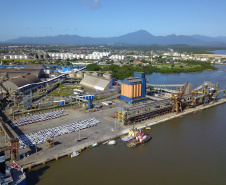 Funcionários da empresa pública Portos do Paraná participam, pela primeira vez, de uma qualificação em georreferenciamento, um instrumento que permite determinar a exata posição geográfica de um imóvel e sua dimensão. Com isso, os processos de arrendamentos de áreas portuárias ganham mais qualidade e eficiência.  -  Foto: Claudio NevesPortos do Paraná