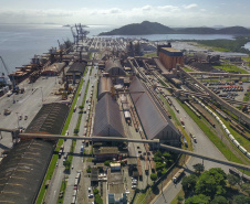 Funcionários da empresa pública Portos do Paraná participam, pela primeira vez, de uma qualificação em georreferenciamento, um instrumento que permite determinar a exata posição geográfica de um imóvel e sua dimensão. Com isso, os processos de arrendamentos de áreas portuárias ganham mais qualidade e eficiência.  -  Foto: Claudio NevesPortos do Paraná