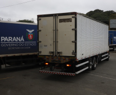 O Paraná recebeu neste sábado (08) mais 57.800 doses da vacina contra a Covid-19. O imunizante é o CoronaVac, produzido em parceria pela farmacêutica chinesa Sinovac e o Instituto Butantan, de São Paulo.  Foto:Ari Dias/AEN
