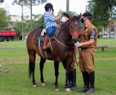 O Centro de Equoterapia do Regimento de Polícia Montada (RPMon) da Polícia Militar completa, nesta segunda-feira (10/05), 30 anos de atendimento para o desenvolvimento biopsicossocial de pessoas com necessidades especiais