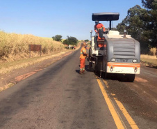 O Governo do Estado iniciou nesta segunda-feira (10) as obras de conservação da PR-463, rodovia que faz a ligação do Noroeste paranaense com o Interior de São Paulo