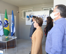 O Governo do Estado inaugurou uma nova Unidade Básica de Saúde (UBS) no município de Ponta Grossa nesta terça-feira (11). A obra possui um investimento de R$ 750 mil de repasse estadual. O secretário de Estado da Saúde, Beto Preto, esteve presente na inauguração e falou sobre a importância desta obra para a população.  -  Ponta Grossa, 11/05/2021  -  Foto: Ari Dias/AEN
