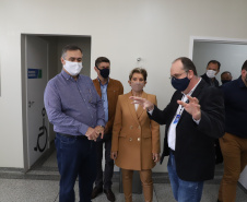 O Governo do Estado inaugurou uma nova Unidade Básica de Saúde (UBS) no município de Ponta Grossa nesta terça-feira (11). A obra possui um investimento de R$ 750 mil de repasse estadual. O secretário de Estado da Saúde, Beto Preto, esteve presente na inauguração e falou sobre a importância desta obra para a população.  -  Ponta Grossa, 11/05/2021  -  Foto: Ari Dias/AEN