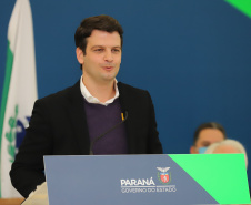 O governador Carlos Massa Ratinho Junior anuncia nesta quarta-feira (12) o lancamento do Programa Casa Facil, com objetivo de viabilizar a aquisicao da casa propria para  familias com renda de ate tres salarios minimos.  Vice-prefeito reeleito de Curitiba, Eduardo Pimentel Slaviero Curitiba, 12/05/2021. Foto: Geraldo Bubniak/AEN