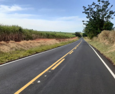 O Departamento de Estradas de Rodagem do Paraná (DER/PR) está concluindo as melhorias na PR-461 e na PR-458, região Noroeste do estado, entre os municípios de Ângulo, Flórida e Lobato. - Foto: DER