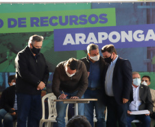 O governador Carlos Massa Ratinho Junior anuncia nesta quinta-feira (13) novos recursos para Arapongas, no Norte do Paraná. São investimentos para a Santa Casa, estradas rurais, pavimentação de ruas e avenidas, um parque urbano e moradias populares. 13/05/2021 - Foto: Geraldo Bubniak/AEN