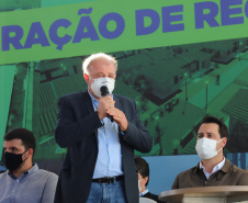 O governador Carlos Massa Ratinho Junior anuncia nesta quinta-feira (13) novos recursos para Arapongas, no Norte do Paraná. São investimentos para a Santa Casa, estradas rurais, pavimentação de ruas e avenidas, um parque urbano e moradias populares. 13/05/2021 - Foto: Geraldo Bubniak/AEN