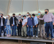 O governador Carlos Massa Ratinho Junior libera novos recursos para Londrina nesta sexta-feira (14), além de visitar as obras de construção da Cidade Industrial, que conta com investimento do Estado. Entre as iniciativas está a construção de um Condomínio do Idoso no município, dentro do programa Viver Mais Paraná.   14/05/2021 - Foto: Geraldo Bubniak/AEN