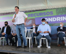 O governador Carlos Massa Ratinho Junior libera novos recursos para Londrina nesta sexta-feira (14), além de visitar as obras de construção da Cidade Industrial, que conta com investimento do Estado. Entre as iniciativas está a construção de um Condomínio do Idoso no município, dentro do programa Viver Mais Paraná.   14/05/2021 - Foto: Geraldo Bubniak/AEN