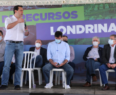 O governador Carlos Massa Ratinho Junior libera novos recursos para Londrina nesta sexta-feira (14), além de visitar as obras de construção da Cidade Industrial, que conta com investimento do Estado. Entre as iniciativas está a construção de um Condomínio do Idoso no município, dentro do programa Viver Mais Paraná.   14/05/2021 - Foto: Geraldo Bubniak/AEN