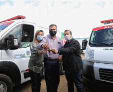 O governador Carlos Massa Ratinho Junior libera novos recursos para Londrina nesta sexta-feira (14), além de visitar as obras de construção da Cidade Industrial, que conta com investimento do Estado. Entre as iniciativas está a construção de um Condomínio do Idoso no município, dentro do programa Viver Mais Paraná.   14/05/2021 - Foto: Geraldo Bubniak/AEN