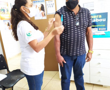 Vacinação de professores. Corumbataí do Sul.  Foto:SEED