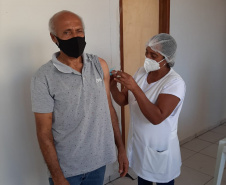 Vacinação de professores. Apucarana. Foto:SEED