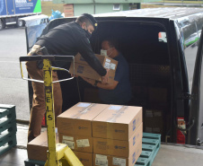 A Secretaria de Estado da Saúde (Sesa) iniciou nesta sexta-feira (14) a distribuição de mais 170.285 medicamentos elencados no chamado “kit de intubação” para pacientes internados com coronavírus. Ao todo 59 hospitais do Plano de Atendimento Covid-19 nas 22 Regionais de Saúde irão receber os medicamentos.Foto: Américo Antonio/SESA