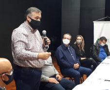 Em reunião com a Associação dos Municípios do Norte Pioneiro do Paraná (Amunop) nesta sexta-feira (14), o secretário de Estado da Saúde, Beto Preto, destacou que o compromisso com a região é prioridade da gestão.  -  Cornélio Procópio, 14/05/2021  -  Foto: Divulgação SESA