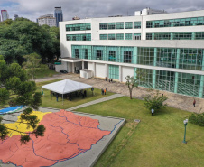 Uma cerimônia no jardim do Palácio Iguaçu, em Curitiba, realizada na manhã deste sábado (15), marcou a abertura oficial da 26ª edição da Marcha para Jesus. Ao lado de pastores de diferentes denominações religiosas da capital, o governador Carlos Massa Ratinho Junior e a primeira-dama Luciana Saito Massa acompanharam a solenidade, além de outras autoridades. O evento faz parte do Calendário Oficial do Estado. -   Curitiba, 15/05/2021  -  Foto: Alessandro Vieira/AEN