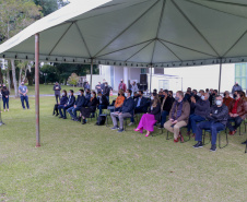Uma cerimônia no jardim do Palácio Iguaçu, em Curitiba, realizada na manhã deste sábado (15), marcou a abertura oficial da 26ª edição da Marcha para Jesus. Ao lado de pastores de diferentes denominações religiosas da capital, o governador Carlos Massa Ratinho Junior e a primeira-dama Luciana Saito Massa acompanharam a solenidade, além de outras autoridades. O evento faz parte do Calendário Oficial do Estado. - Curitiba, 15/05/2021  -  Foto: Valdelino Pontes