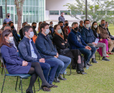 Uma cerimônia no jardim do Palácio Iguaçu, em Curitiba, realizada na manhã deste sábado (15), marcou a abertura oficial da 26ª edição da Marcha para Jesus. Ao lado de pastores de diferentes denominações religiosas da capital, o governador Carlos Massa Ratinho Junior e a primeira-dama Luciana Saito Massa acompanharam a solenidade, além de outras autoridades. O evento faz parte do Calendário Oficial do Estado. - Curitiba, 15/05/2021  -  Foto: Valdelino Pontes