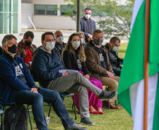 Uma cerimônia no jardim do Palácio Iguaçu, em Curitiba, realizada na manhã deste sábado (15), marcou a abertura oficial da 26ª edição da Marcha para Jesus. Ao lado de pastores de diferentes denominações religiosas da capital, o governador Carlos Massa Ratinho Junior e a primeira-dama Luciana Saito Massa acompanharam a solenidade, além de outras autoridades. O evento faz parte do Calendário Oficial do Estado. - Curitiba, 15/05/2021  -  Foto: Valdelino Pontes