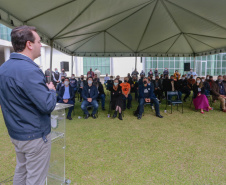 Uma cerimônia no jardim do Palácio Iguaçu, em Curitiba, realizada na manhã deste sábado (15), marcou a abertura oficial da 26ª edição da Marcha para Jesus. Ao lado de pastores de diferentes denominações religiosas da capital, o governador Carlos Massa Ratinho Junior e a primeira-dama Luciana Saito Massa acompanharam a solenidade, além de outras autoridades. O evento faz parte do Calendário Oficial do Estado. - Curitiba, 15/05/2021  -  Foto: Valdelino Pontes