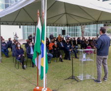 Uma cerimônia no jardim do Palácio Iguaçu, em Curitiba, realizada na manhã deste sábado (15), marcou a abertura oficial da 26ª edição da Marcha para Jesus. Ao lado de pastores de diferentes denominações religiosas da capital, o governador Carlos Massa Ratinho Junior e a primeira-dama Luciana Saito Massa acompanharam a solenidade, além de outras autoridades. O evento faz parte do Calendário Oficial do Estado. - Curitiba, 15/05/2021  -  Foto: Valdelino Pontes