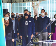 Uma cerimônia no jardim do Palácio Iguaçu, em Curitiba, realizada na manhã deste sábado (15), marcou a abertura oficial da 26ª edição da Marcha para Jesus. Ao lado de pastores de diferentes denominações religiosas da capital, o governador Carlos Massa Ratinho Junior e a primeira-dama Luciana Saito Massa acompanharam a solenidade, além de outras autoridades. O evento faz parte do Calendário Oficial do Estado. - Curitiba, 15/05/2021  -  Foto: José Fernando Ogura/AEN