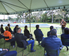 Uma cerimônia no jardim do Palácio Iguaçu, em Curitiba, realizada na manhã deste sábado (15), marcou a abertura oficial da 26ª edição da Marcha para Jesus. Ao lado de pastores de diferentes denominações religiosas da capital, o governador Carlos Massa Ratinho Junior e a primeira-dama Luciana Saito Massa acompanharam a solenidade, além de outras autoridades. O evento faz parte do Calendário Oficial do Estado. - Curitiba, 15/05/2021  -  Foto: José Fernando Ogura/AEN