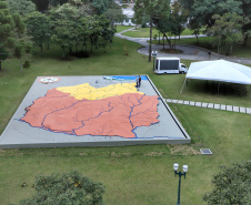 Uma cerimônia no jardim do Palácio Iguaçu, em Curitiba, realizada na manhã deste sábado (15), marcou a abertura oficial da 26ª edição da Marcha para Jesus. Ao lado de pastores de diferentes denominações religiosas da capital, o governador Carlos Massa Ratinho Junior e a primeira-dama Luciana Saito Massa acompanharam a solenidade, além de outras autoridades. O evento faz parte do Calendário Oficial do Estado. - Curitiba, 15/05/2021  -  Foto: Alessandro Vieira