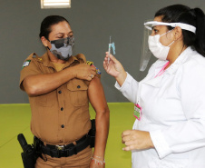 Governo do Estado inicia vacinação das forças de segurança pública  -  Curitiba, 07/04/2021  -  Foto: Divulgação SESP-PR