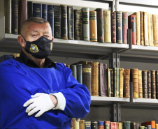 No dia Internacional do Museu (18 de maio), a Secretaria de Estado da Segurança Pública do Paraná (Sesp) destaca um personagem que tem total conexão com o Museu de Ciências Forenses da Polícia Científica do Paraná (PCP), o curador Joel Camargo, responsável por cuidar do acervo e que passou por todas as transformações da instituição e, também, do museu, em mais de 40 anos de trabalho e dedicação