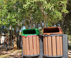 Durante a entrega do selo Aterro Zero, no Parque Estadual Vila Velha, nos Campos Gerais, nesta quarta-feira (19), o secretário do Desenvolvimento Sustentável e do Turismo, Márcio Nunes, destacou que o parque entra para hostoria do país e atende o conceito de sustentabilidade do Governo do Estado. Na foto, os sacos dos lixos sao produzidos pelo projeto, com reciclagem de plasticos. - Vila Velha, 19/05/2021  -  Foto: SEDEST/IAT