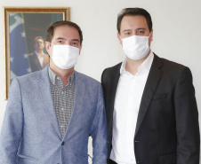 Em razão da piora da pandemia no início de 2021, o Banco Regional de Desenvolvimento do Extremo Sul (BRDE) fará novas prorrogações das dívidas já existentes para aliviar o fluxo de caixa das empresas paranaenses. A medida foi aprovada pelo governador do Estado Ratinho Junior com a intenção de que todos os órgãos do governo viabilizem soluções aos empresários nesta segunda onda de covid-19.  -  Curitiba, 20/05/2021  -  Foto: Jonathan Campos/AEN