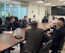 A Secretaria de Estado da Saúde (Sesa) promoveu nesta quinta-feira (20) reunião com prefeitos, secretários municipais e deputados ligados ao litoral do Estado para articulação de novas ações de enfrentamento à Covid-19 na região. -  Curitiba, 20/05/2021  -  Foto: Andressa Desyreé/SESA