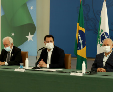 A nova concessão das rodovias que cortam o Paraná será baseada em torno da menor tarifa oferecida ao usuário, sem limite de desconto na disputa na Bolsa de Valores, arrumando a modelagem de acordo com o anseio da população. A alteração na proposta original foi anunciada pelo governador Carlos Massa Ratinho Junior durante entrevista coletiva nesta sexta-feira (21), no Palácio Iguaçu, em Curitiba, e é resultado das seguidas reuniões em Brasília (DF) do início desta semana. Foto: Ari Dias/AEN