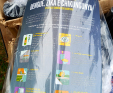 Ações de combate ao mosquito Aedes Aegypti aconteceram em comunidades isoladas do Litoral paranaense, nessa semana. O Mutirão Contra a Dengue, realizado em parceria pela Portos do Paraná e Terminal de Contêineres de Paranaguá (TCP), mobilizou moradores de São Miguel, Ponta do Ubá, Eufrasina, Amparo e Piaçaguera.  -  Paranaguá, 20/05/2021  -  Foto: Claudio Neves/Portos do Paraná