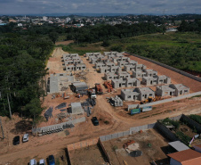 A obra de construção do condomínio para idosos em Prudentópolis, do programa Viver Mais Paraná, do Governo do Estado, ultrapassou 60% de execução O empreendimento, que recebe mais de R$ 4 milhões de investimento do tesouro estadual, será entregue ainda este ano à população, de acordo com os representantes da Cohapar que vistoriaram os trabalhos nesta segunda-feira (24). Foto: Alessandro Vieira/AEN