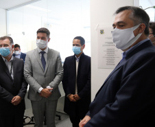 Descerramento de placa de inauguração do laboratório multiusuário de patologia forense do Instituto Médico Legal. Na foto secretário da Segurança Pública do Paraná, Romulo Marinho Soares; secretário Chefe da Casa Civil, Guto Silva; secretário Estadual da Saúde, Beto Preto; diretor superintendente do Complexo Hospitar do Trabalhador, Geci Labres de Souza Júnior.