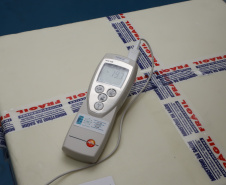 A Secretaria de Estado da Saúde (Sesa) recebeu na noite desta quarta-feira (26) a quarta remessa de vacinas contra a Covid-19 da Pfizer/BioNTech. O quantitativo de 37.440 doses faz parte da 21ª remessa de distribuição do Ministério da Saúde.  -  Curitiba, 26/05/2021  -  Foto: Ari Dias/AEN