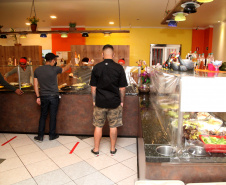 Em atualização do decreto, Estado amplia em uma hora funcionamento de restaurantes, bares e lanchonetes. Foto: Ari Dias/AEN