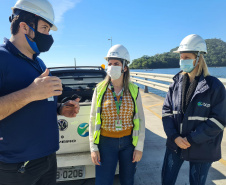 No começo da semana, técnicos e funcionários da Secretaria de Saúde do Estado e da Secretaria Municipal de Saúde e Prevenção de Paranaguá (SEMSAP) estiveram no Porto de Paranaguá para fazer o reconhecimento e uma análise prévia da área do cais, para definição de metodologias e técnicas de aplicação do ?fumacê?, com objetivo de combater a proliferação do mosquito da dengue. - Foto_ Claudio Neves/Portos do Paraná