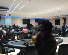 O trabalho das equipes da Ação Integrada de Fiscalização Urbana (AIFU) constatou pontos comerciais com aglomerações de pessoas em bairros da Capital nesta sexta-feira (28/05). Ao todo, seis estabelecimentos foram fechados e 10 pessoas acabaram encaminhadas, sendo que um dos detidos tinha um mandado de prisão em aberto. As ações da AIFU ocorreram em 13 bairros da cidade.  -  Curitiba, 29/05/2021 -  Foto: SESP/PR
