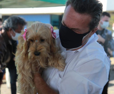 Equipes do Programa Permanente de Castração de Cães e Gatos (CastraPet), da Secretaria de Estado do Desenvolvimento Sustentável e do Turismo (Sedest), concluíram neste sábado (29) a castração de 719 animais em Piraquara. O Município é um dos últimos do ciclo que encerra no final de junho, com atendimento em 45 localidades e 15 mil pets castrados.  -  Piraquara, 29/05/2021  - Foto: Alessandro Vieira/AEN
