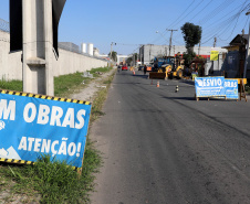 Pinhais tem rua revitalizada e constrói novas calçadas com apoio do Estado. Foto: Ari Dias/AEN