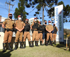 Policiais militares do Batalhão de Polícia Rodoviária (BPRv) organizaram, nesta quinta-feira (27/05), uma contribuição conjunta e voluntária da corporação para o banco de sangue do Centro de Hematologia e Hemoterapia do Paraná (Hemepar). A iniciativa, que faz parte da campanha do Maio Amarelo, tem como objetivo ajudar no abastecimento dos bancos de sangue da Capital e incentivar o cidadão a doar. - Curitiba, 01/06/2021  -  Foto: PBRv/SESP-PR