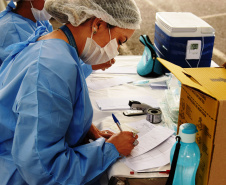 A Secretaria de Estado da Saúde (Sesa) reforça a importância da vacinação contra a Influenza, mesmo durante a pandemia. A 23ª Campanha Nacional de Imunização contra a doença começou no dia 12 de abril e até esta quarta-feira (2) apenas 31,9% da população alvo do Paraná foi vacinada. A estimativa do Ministério da Saúde é de que mais de 4,4 milhões de paranaenses devem tomar a vacina.  -  Curitiba, 02/06/2021  -  Foto: Américo Antonio/SESA