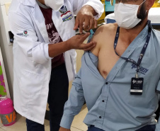REGIONAL DE SAÚDE DE  CASCAVEL -  O feriado prolongado de Corpus Christi está sendo de vacinação em municípios de muitas Regionais de Saúde do Paraná, dando sequência à imunização contra a Covid-19 nos grupos prioritários